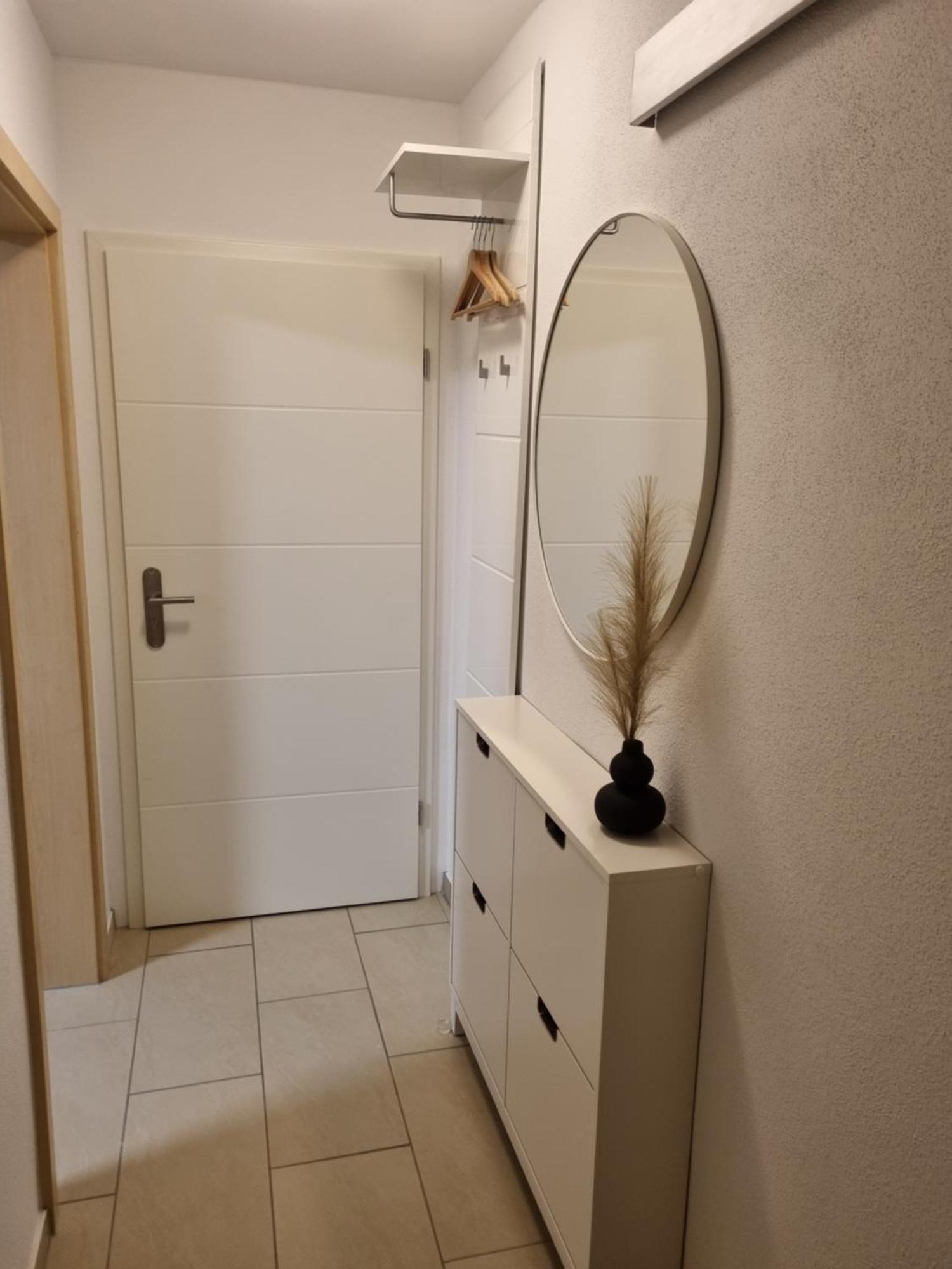 Appartment Im Untergeschoss Фрайласинг Екстериор снимка