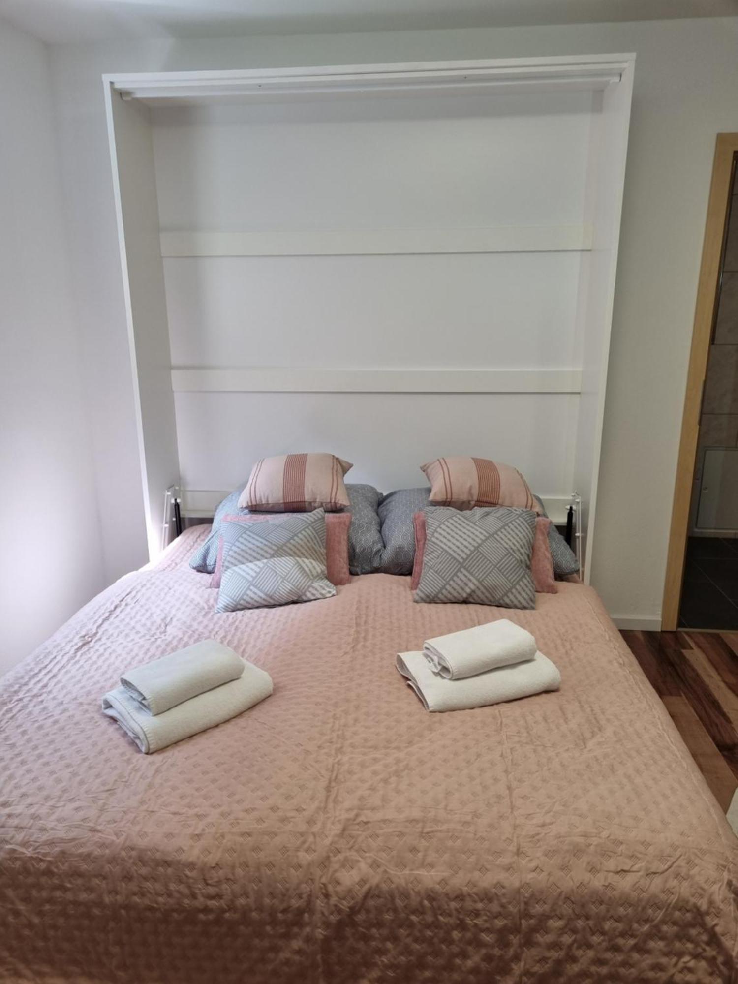 Appartment Im Untergeschoss Фрайласинг Екстериор снимка